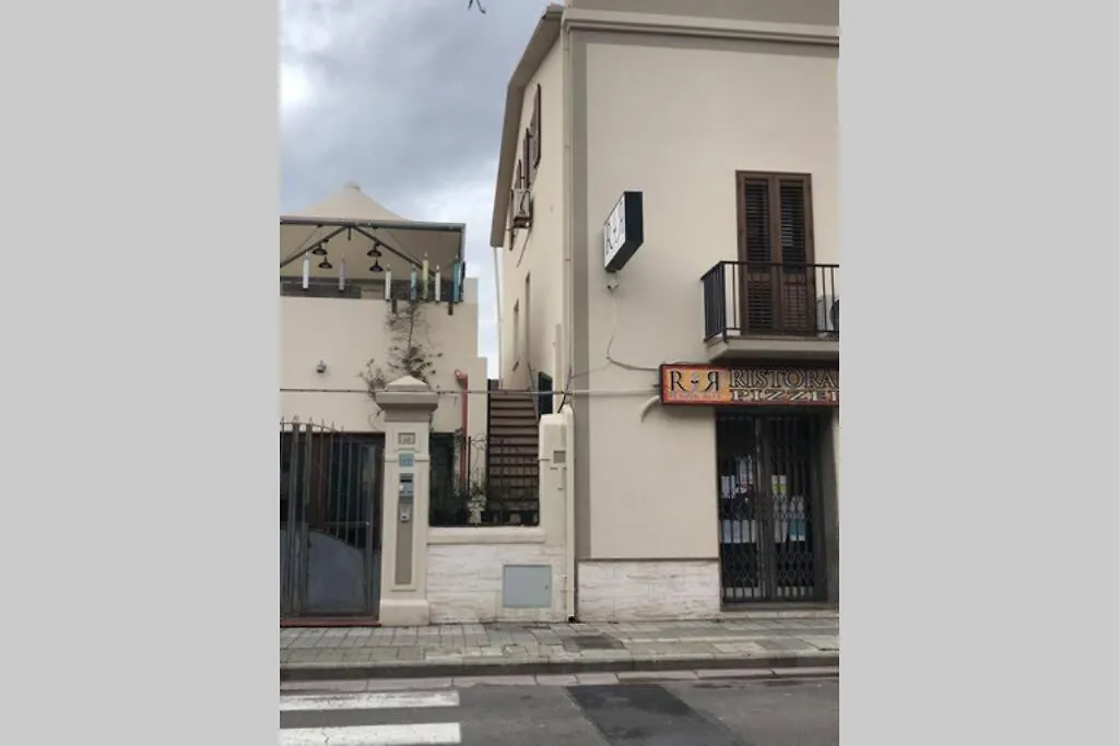 Appartamenti Renzo&Rita1 Jolanda SantʼAntìoco Daire
