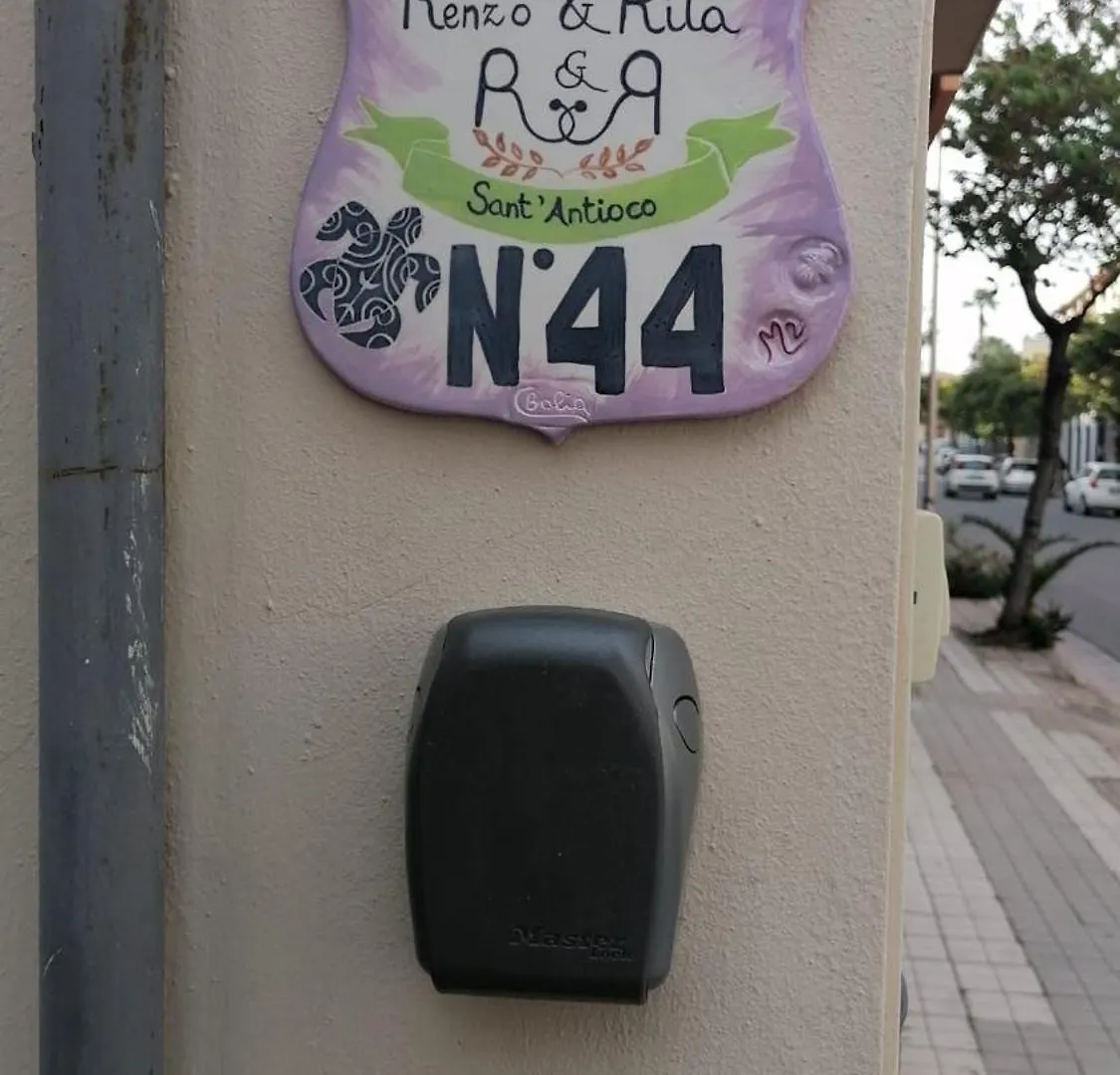Lägenhet Appartamenti Renzo&Rita1 Jolanda SantʼAntìoco